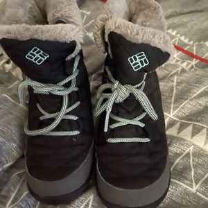 Omni heat Columbia snow boots